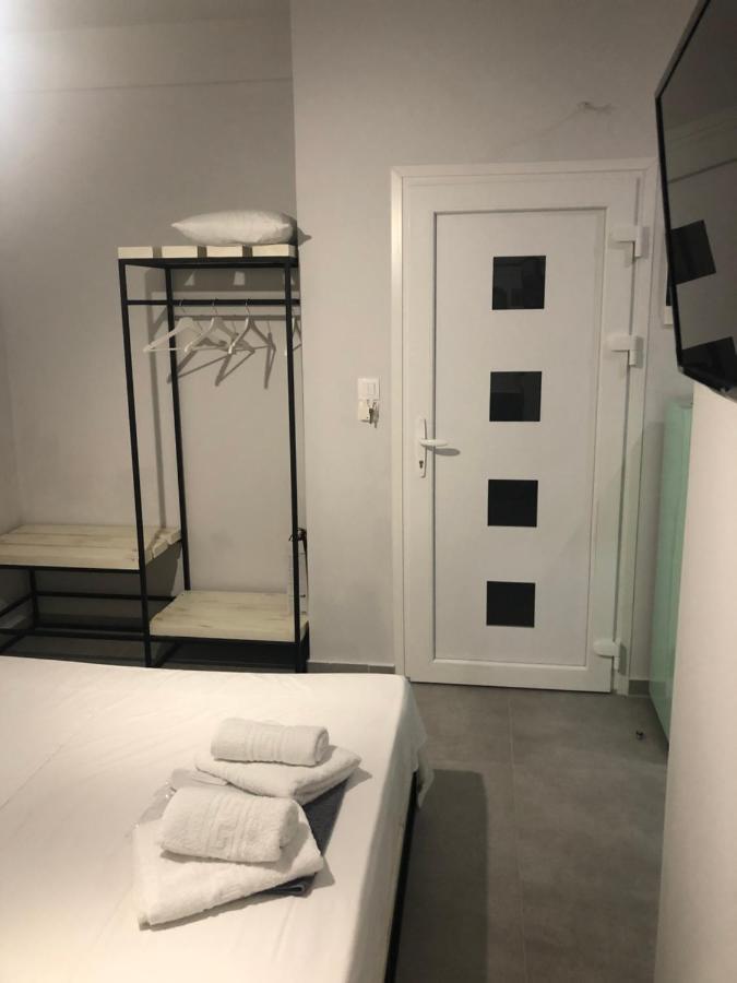 Black In Square Flats 佩科霍里 外观 照片
