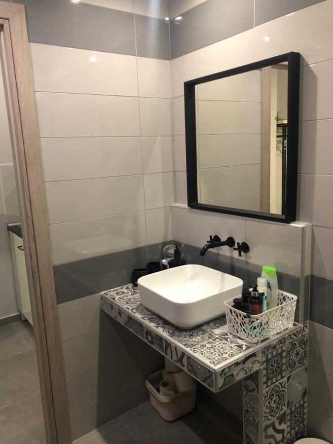 Black In Square Flats 佩科霍里 外观 照片